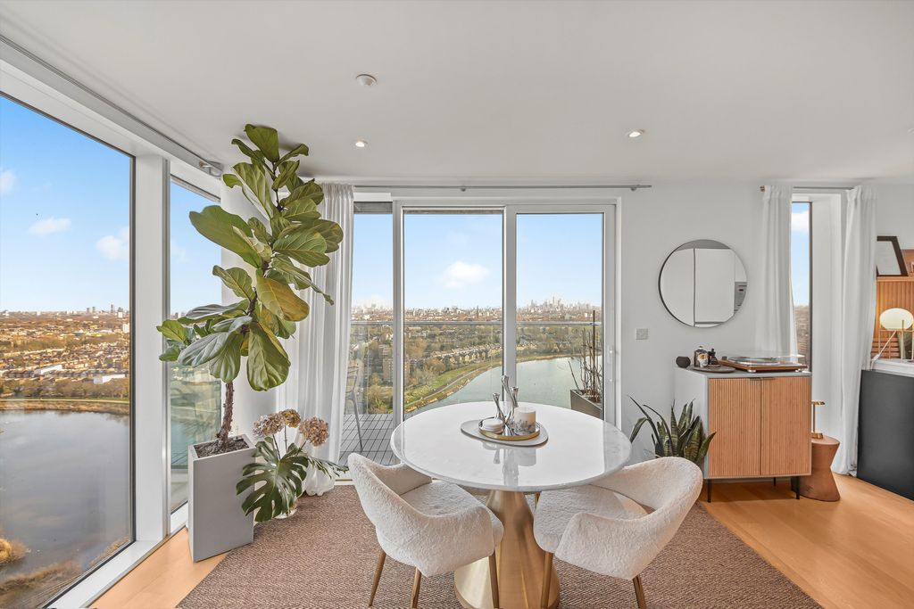 Property photo 3 of 12 Image