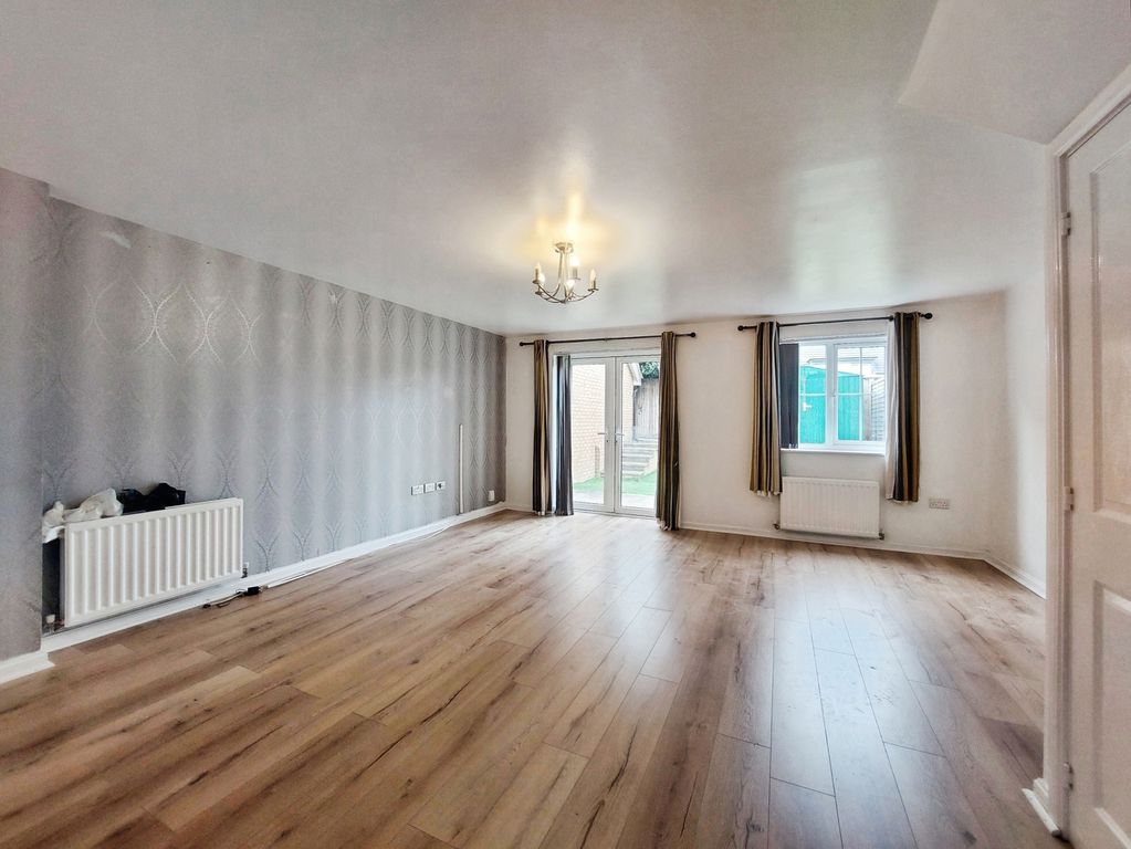 Property photo 2 of 11 Pbox-Img.Jpg