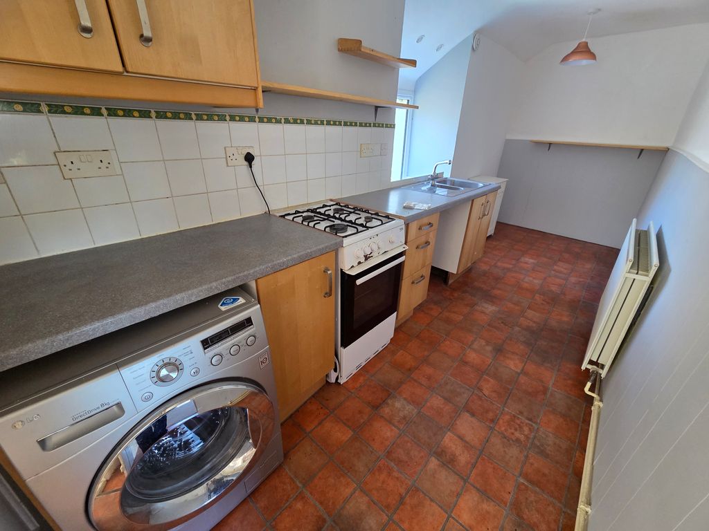 Property photo 3 of 6