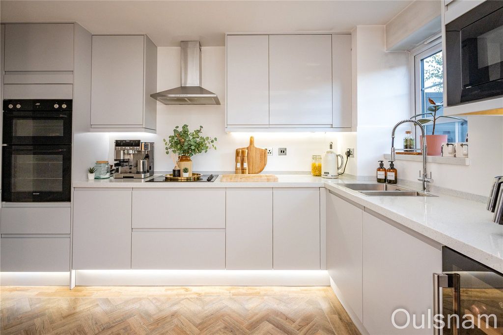 Property photo 3 of 30 Picture No. 13