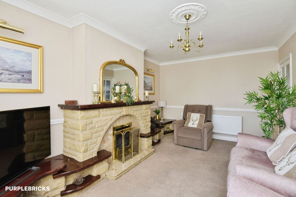 Property photo 3 of 31