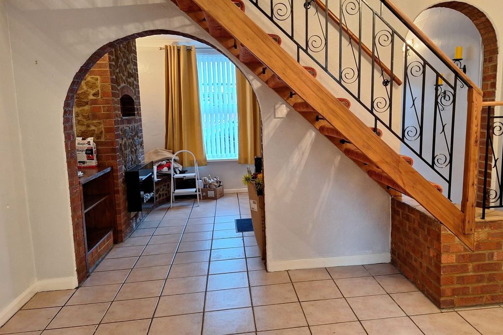 Property photo 3 of 15 Image 2