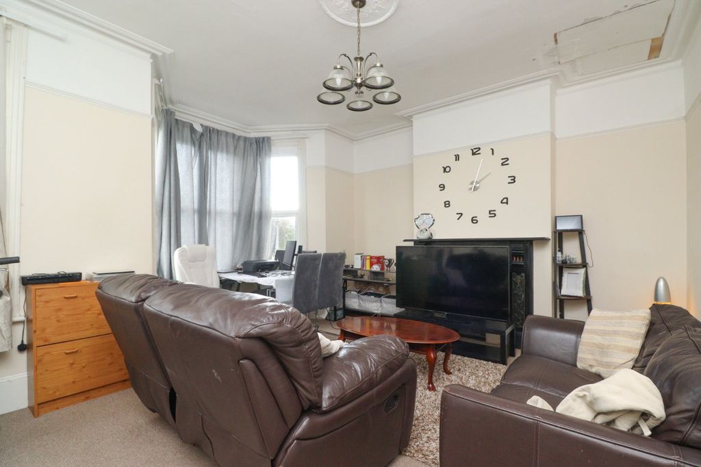 Property photo 3 of 9 Picture 3