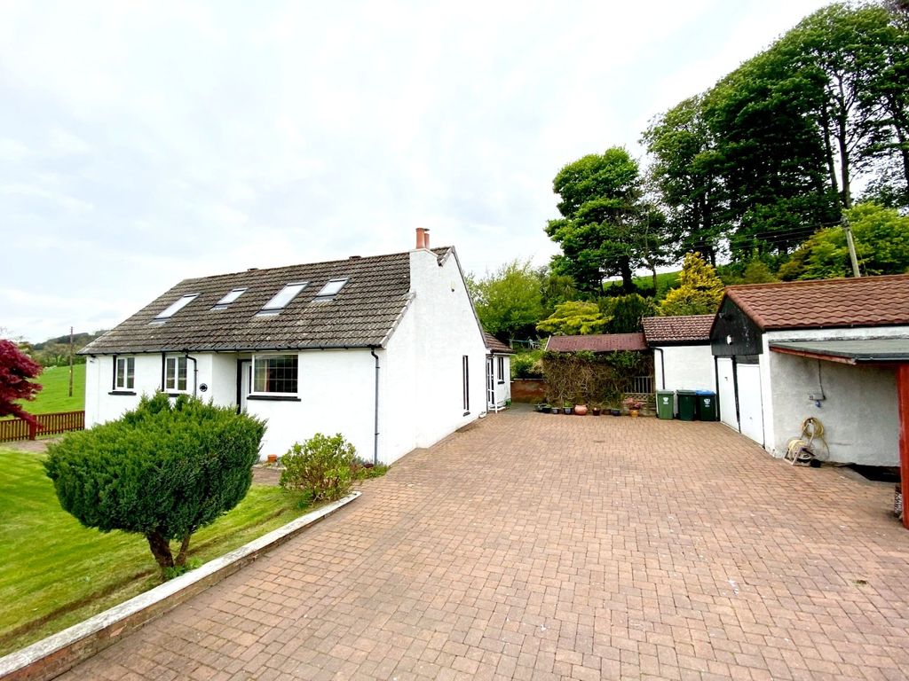 Property photo 2 of 23