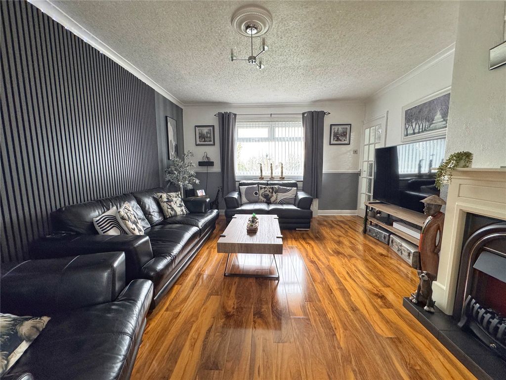 Property photo 2 of 22 Lounge