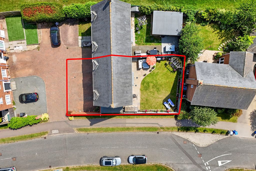Property photo 2 of 40