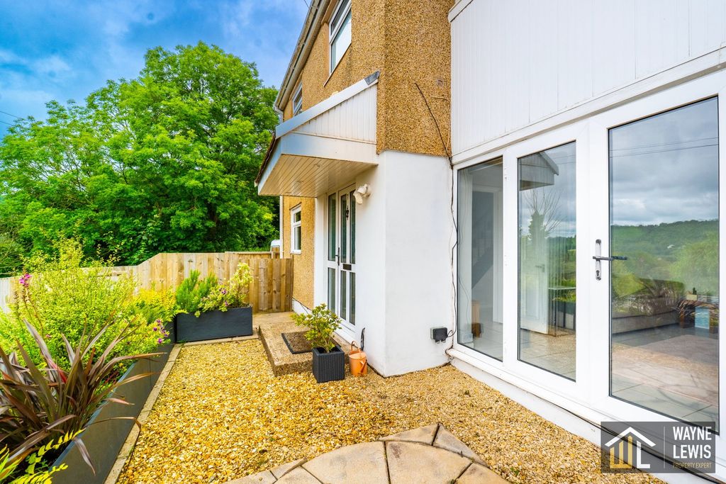 Property photo 2 of 54