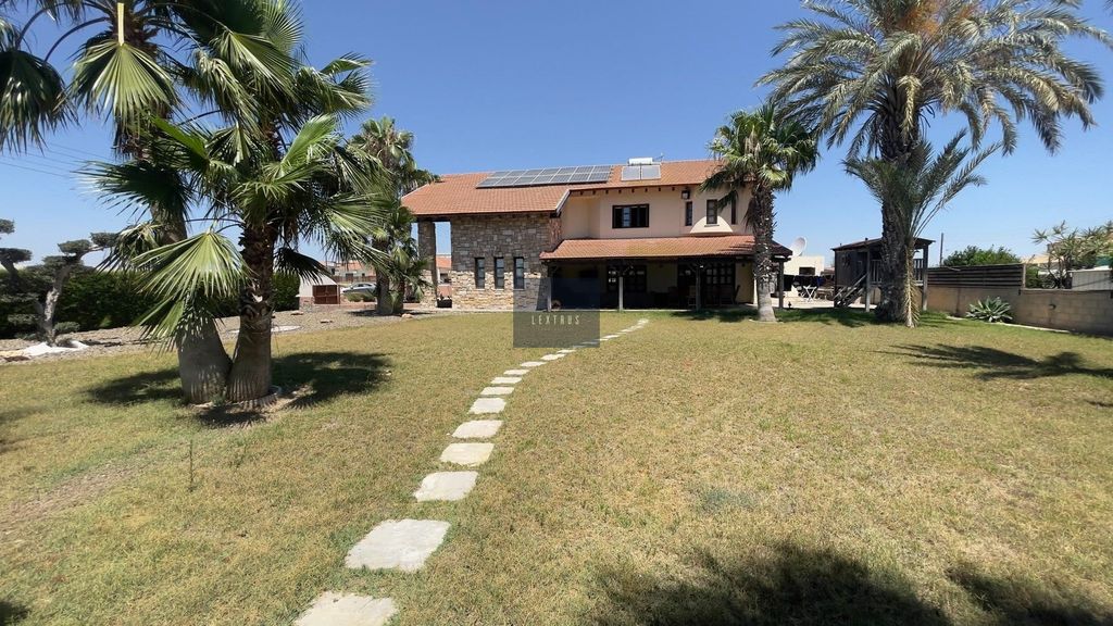 Property photo 3 of 39