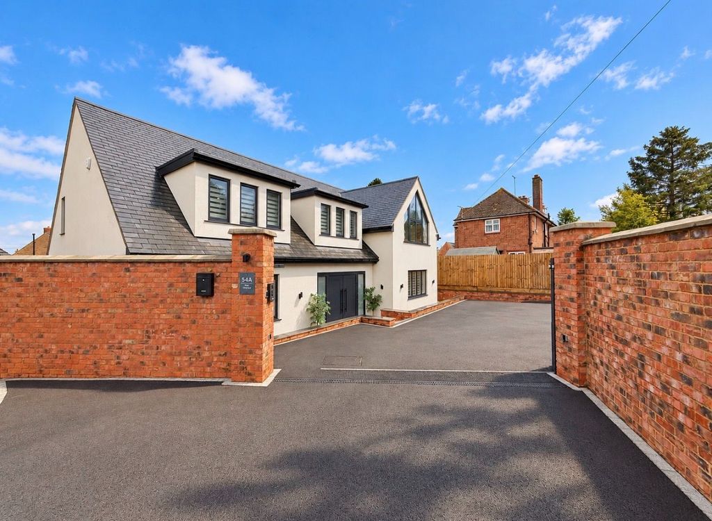 Property photo 2 of 37