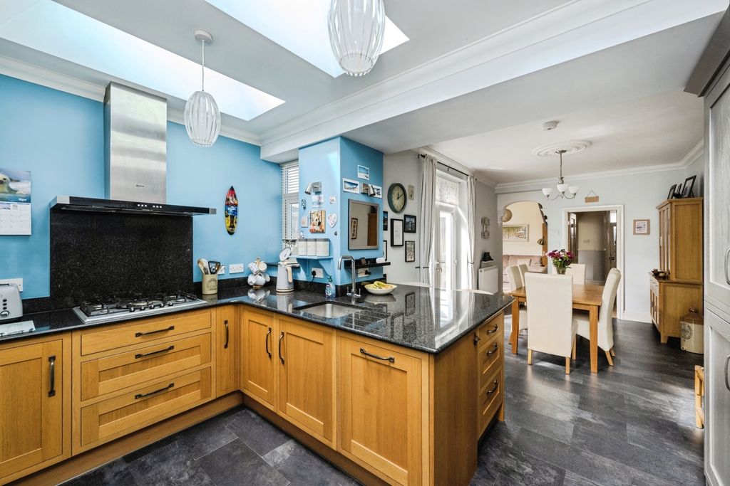 Property photo 3 of 23 Pbox-Img.Jpg