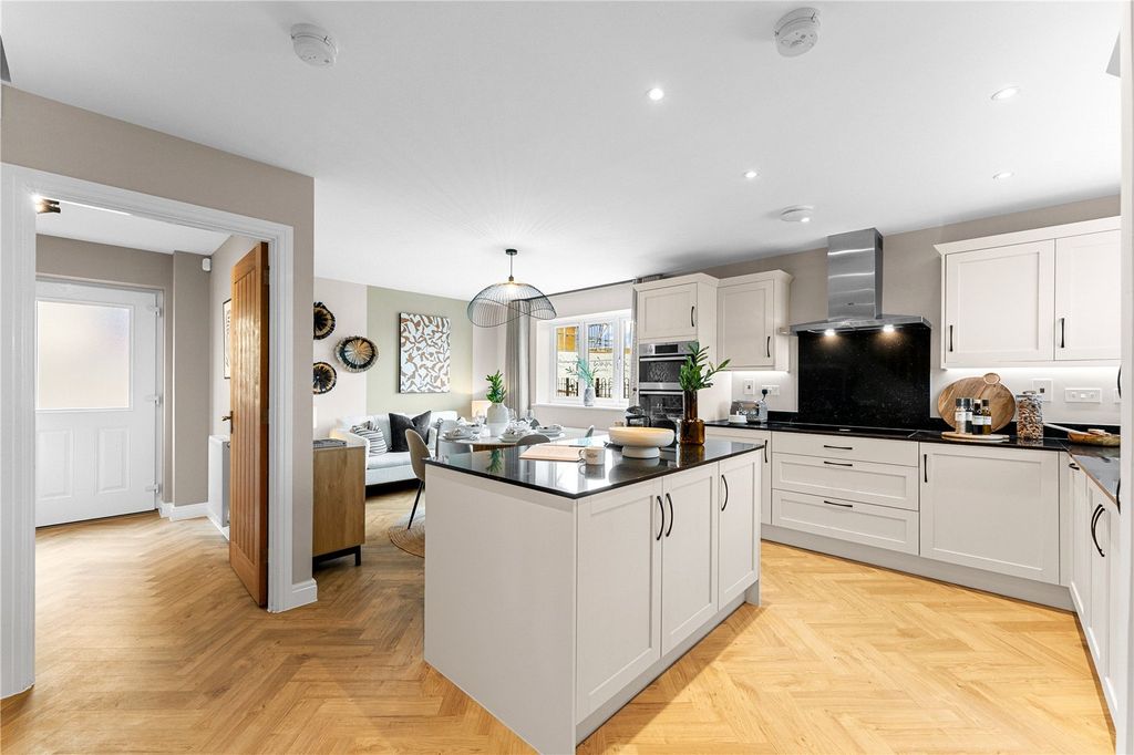 Property photo 3 of 22 Picture No. 10