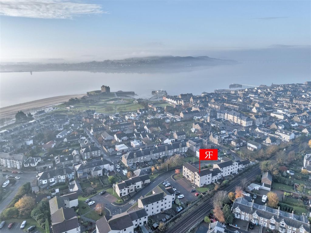 Property photo 2 of 13 16 Cross Street Bf-3.Jpg