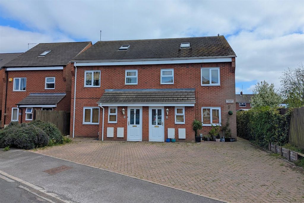 Property photo 1 of 9 Nicholson Court