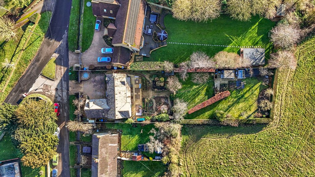 Property photo 2 of 22