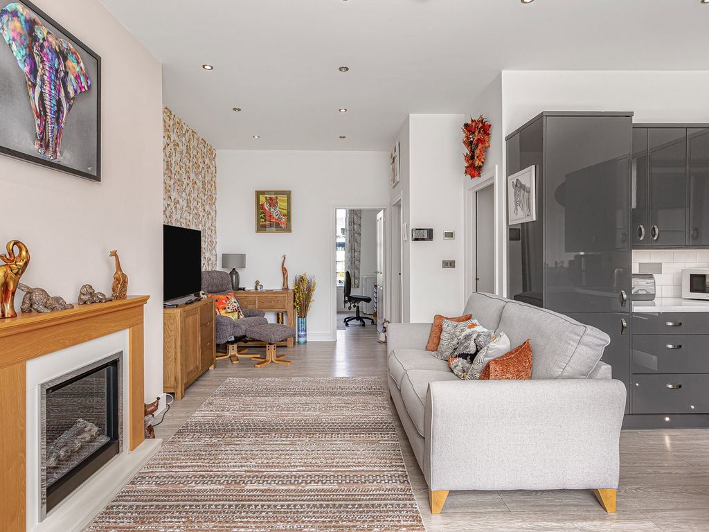Additional image 4 of 2 bed flat for saleVictoria Road, Barnstaple EX32