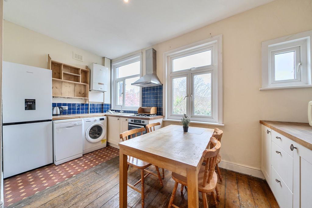 Property photo 3 of 20 Kitchen