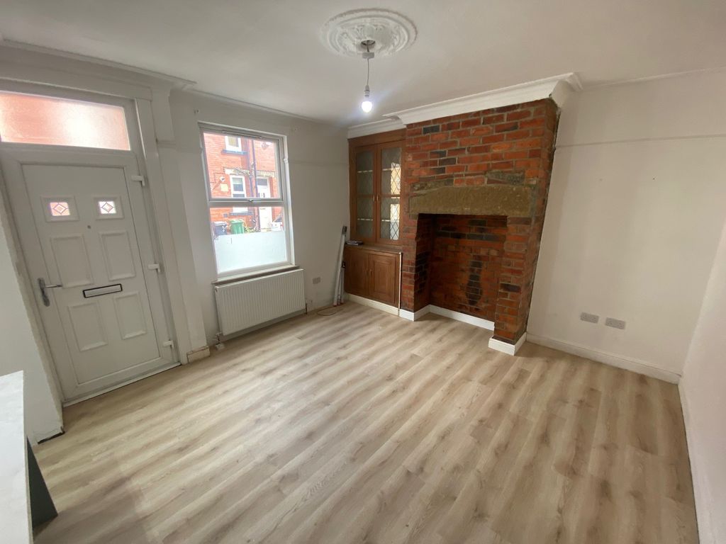 Property photo 2 of 12 Image
