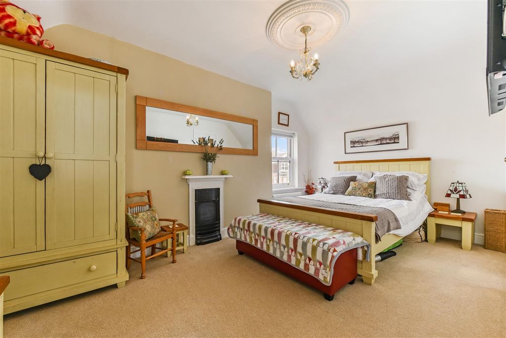 Additional image 19 of 5 bed terraced house for saleSouth Terrace, Littlehampton BN17