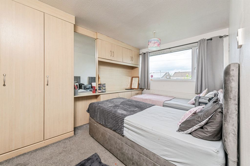 Additional image 15 of 3 bed semi-detached house for saleChalcroft Close, Heckmondwike WF16