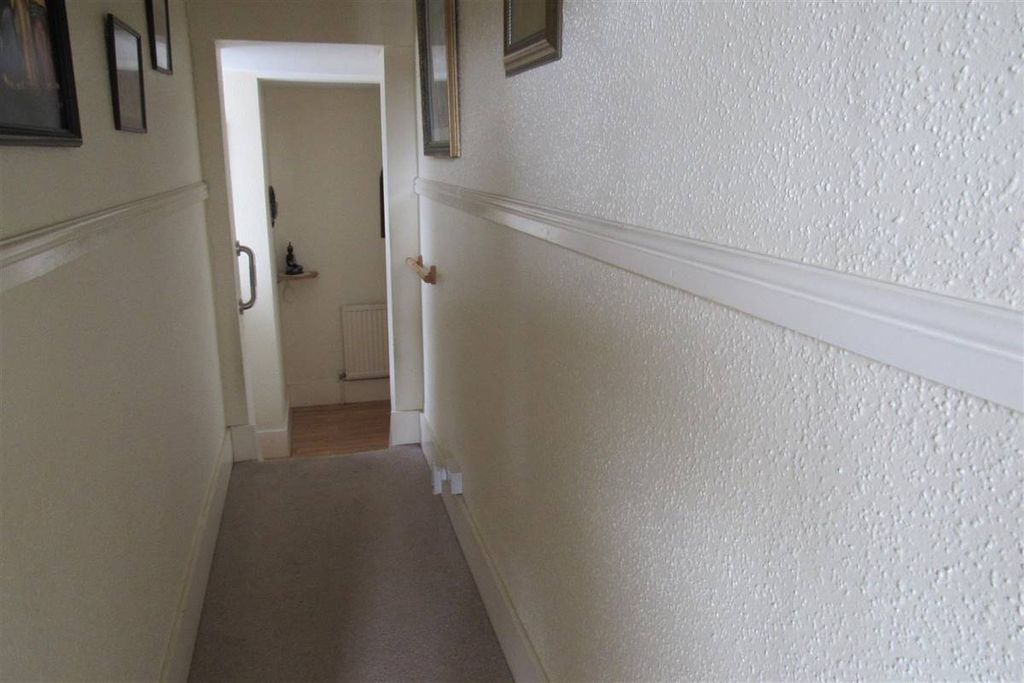 Property photo 2 of 13 Communal Entrace Hall