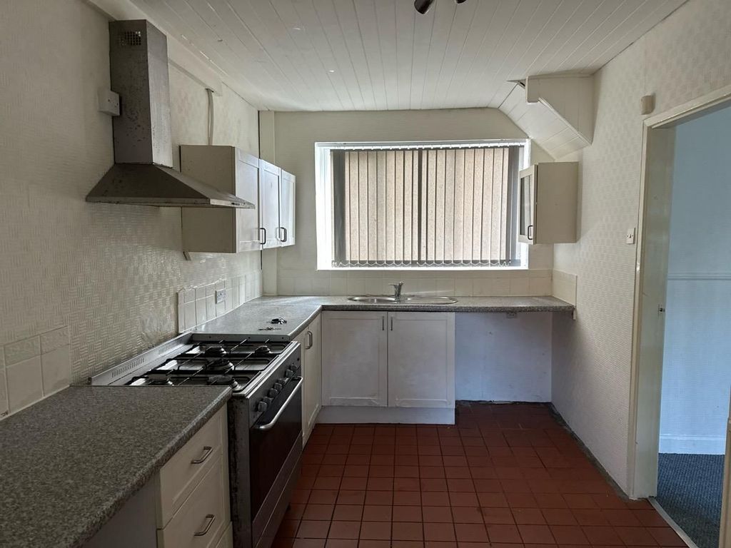 Property photo 2 of 7 Photograph 2