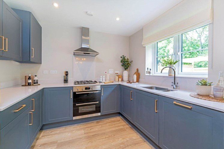 Property photo 3 of 11 Kitchen