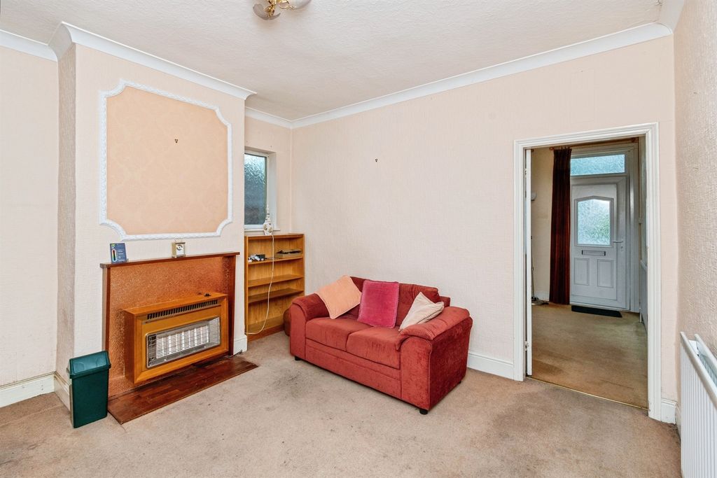 Property photo 3 of 17