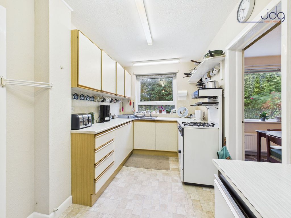 Property photo 3 of 14 Kitchen