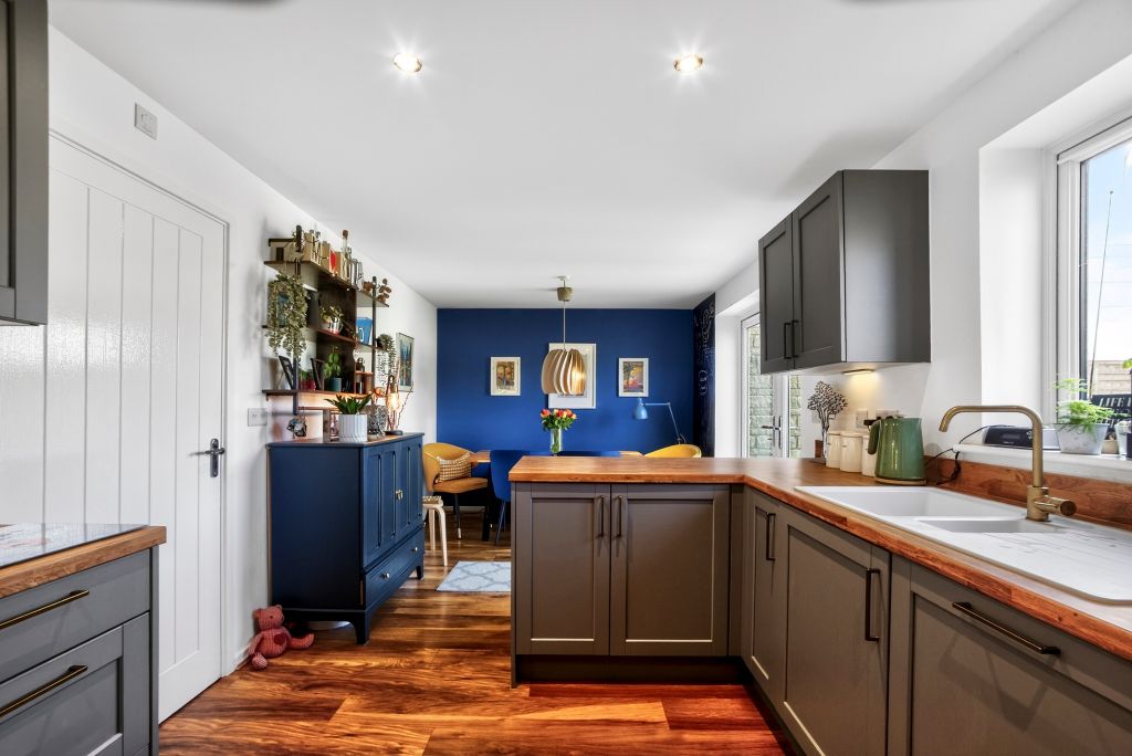 Property photo 3 of 22