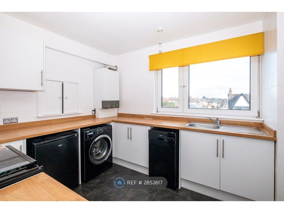 Property photo 2 of 9 Kitchen