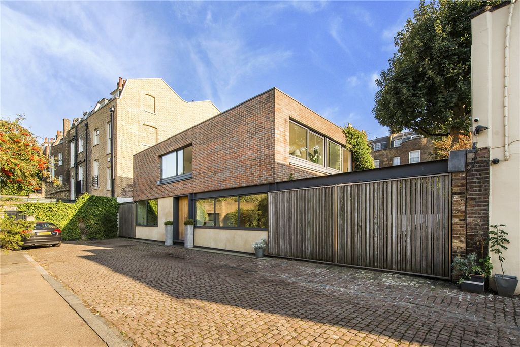 Property photo 3 of 27