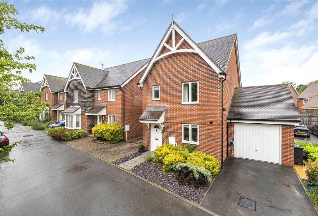 Property photo 1 of 17 10 Meadowsweet