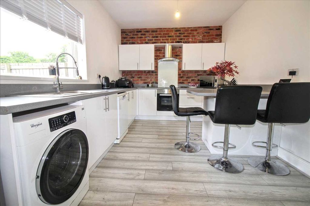 Property photo 3 of 9 Kitchen / Diner
