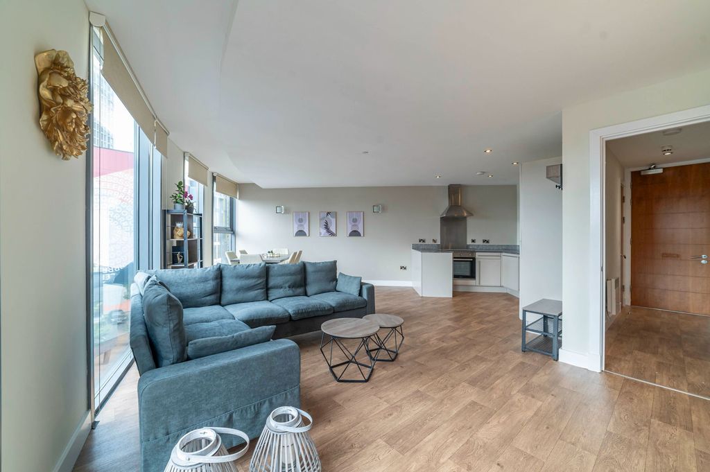 Property photo 2 of 11