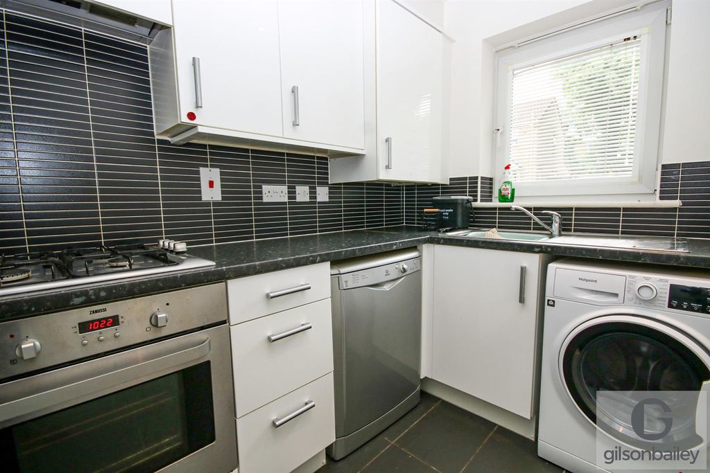 Property photo 2 of 11 Img_8166-2.Jpg