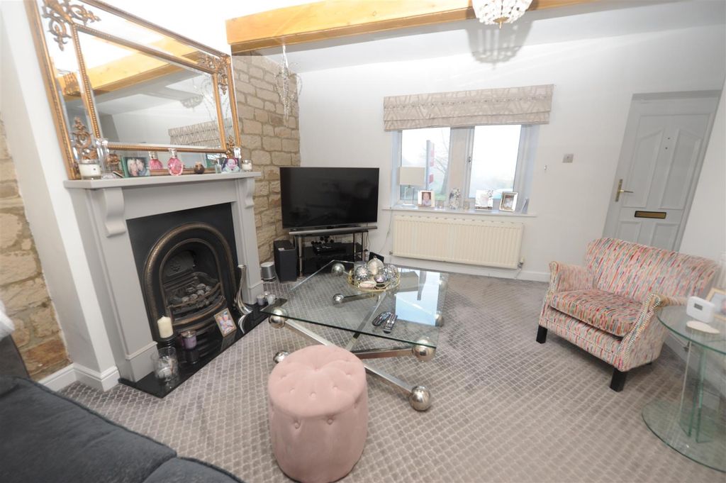 Property photo 2 of 26