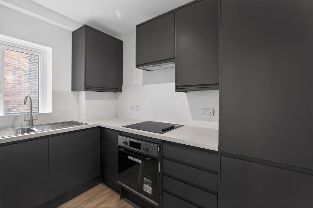 Property photo 2 of 10 Kitchen