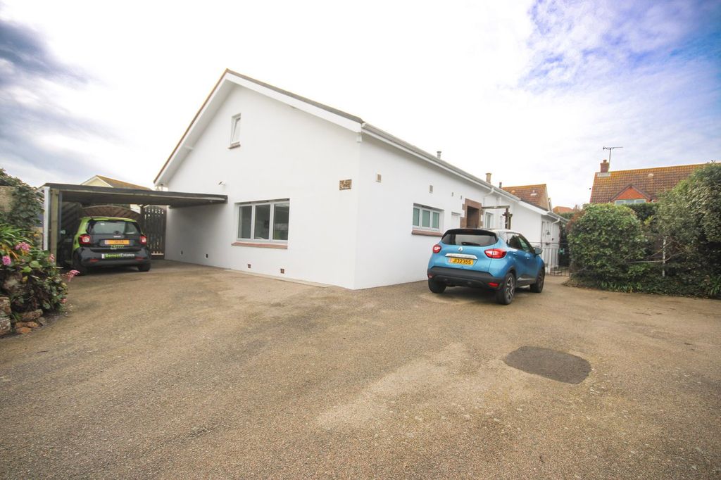 Property photo 1 of 21