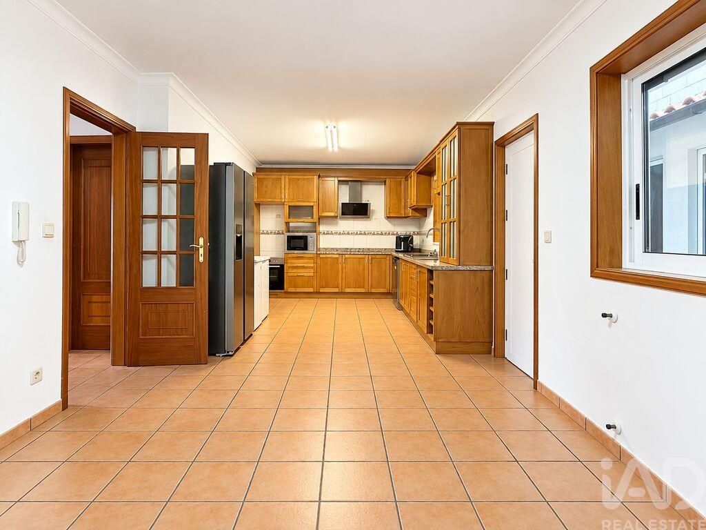 Property photo 3 of 32