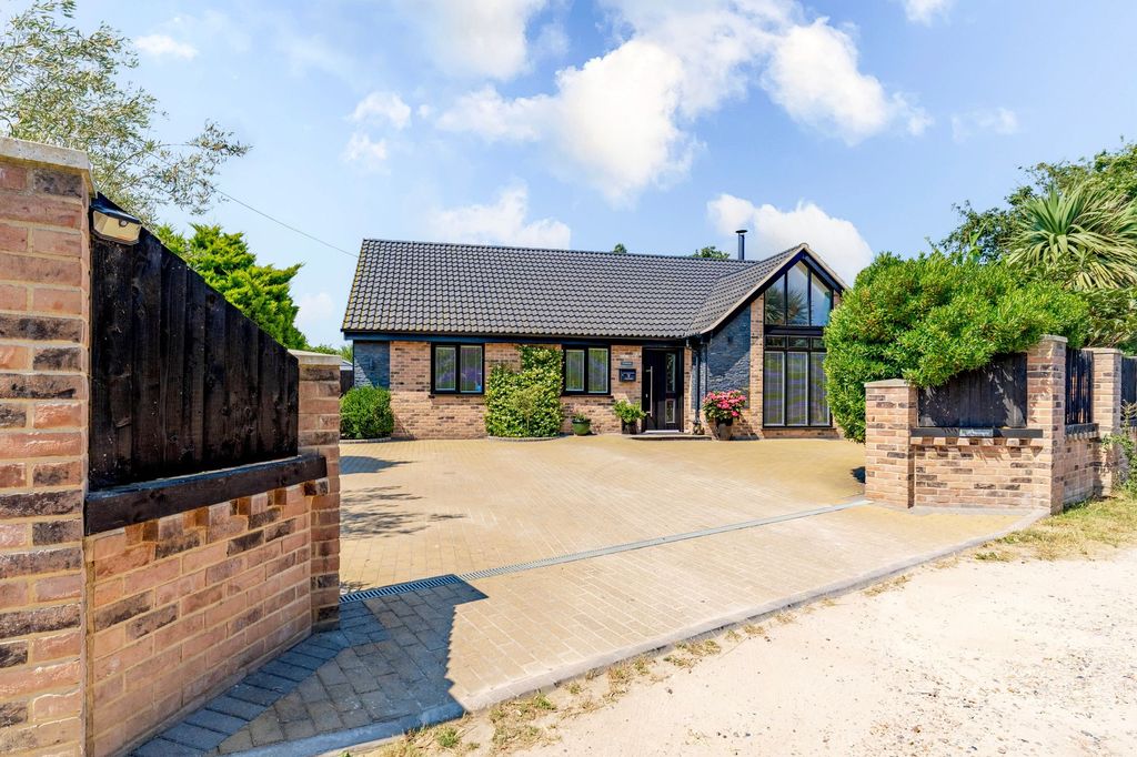 Property photo 1 of 24