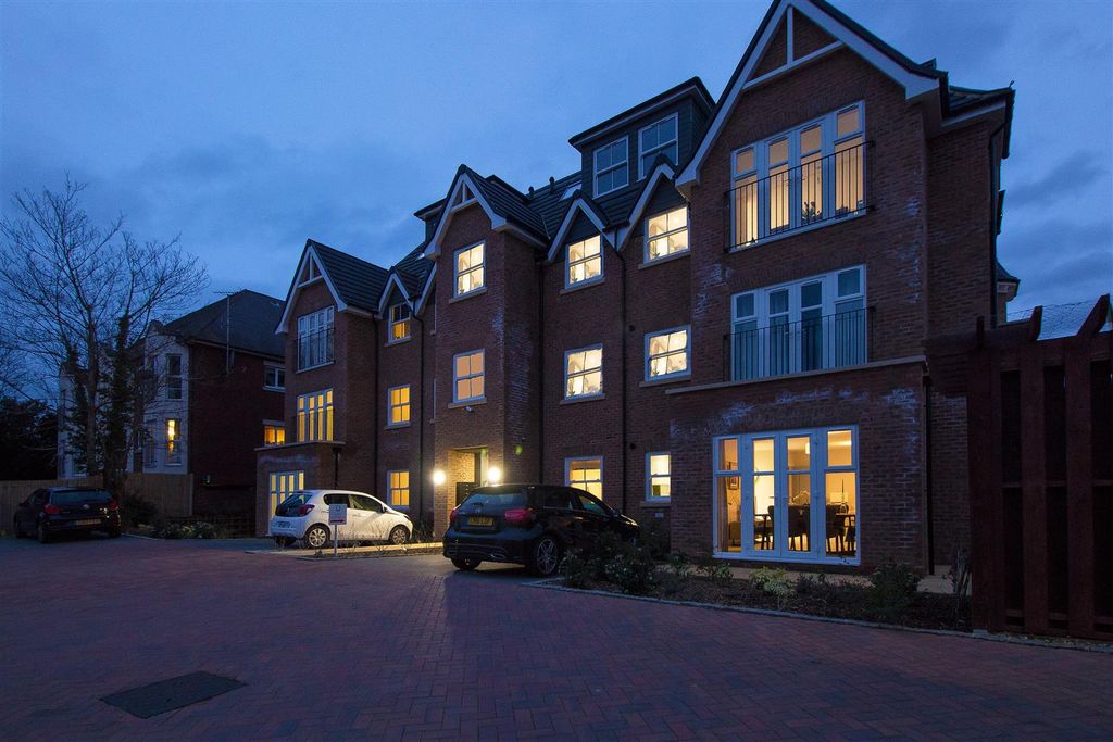 Property photo 3 of 23