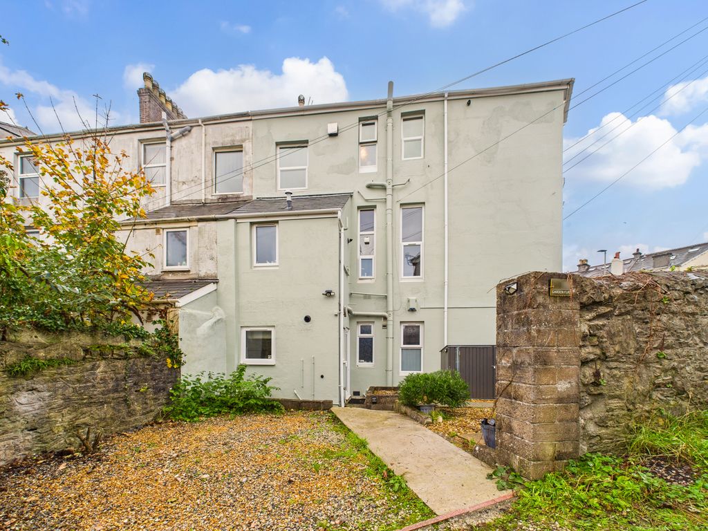 Property photo 2 of 21