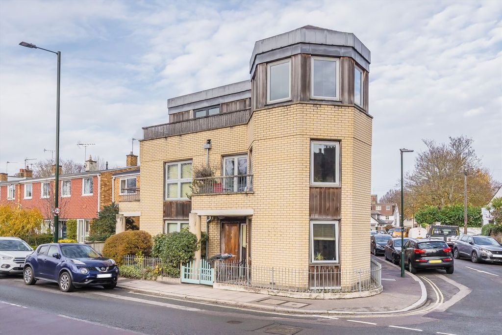 Property photo 1 of 7