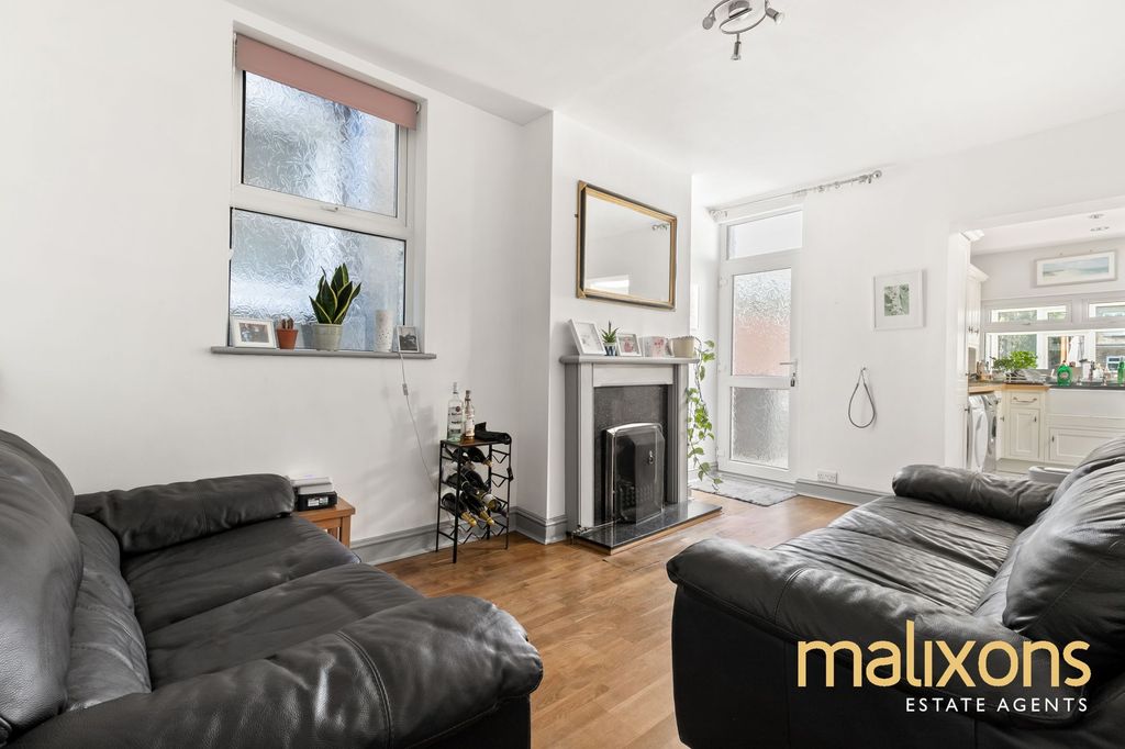 Property photo 3 of 13