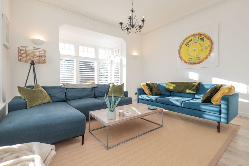 Property photo 2 of 14 20251210-R6M_9787