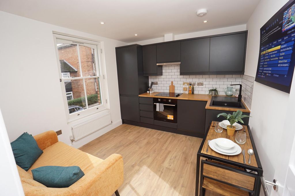 Property photo 2 of 5 Kitchen