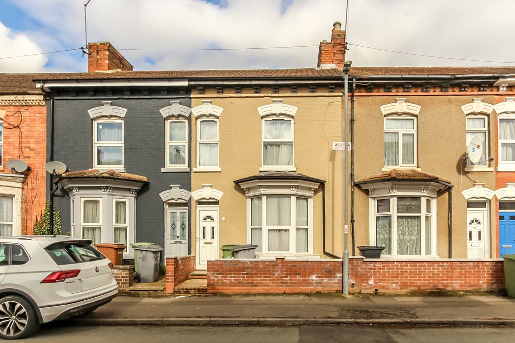 Property photo 1 of 10 Front