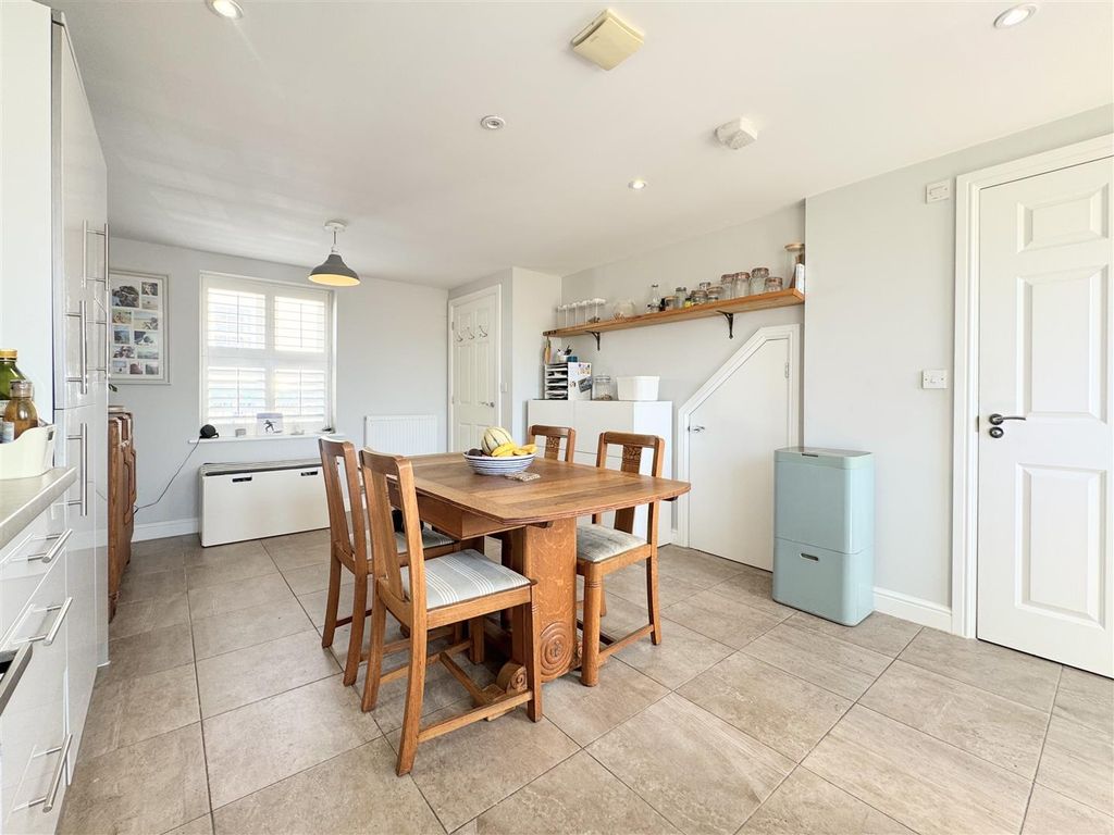 Property photo 2 of 26 Kitchen Diner