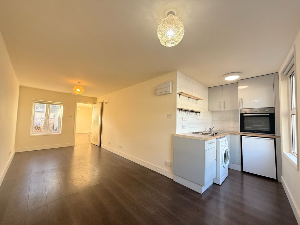 Property photo 2 of 7 4506651