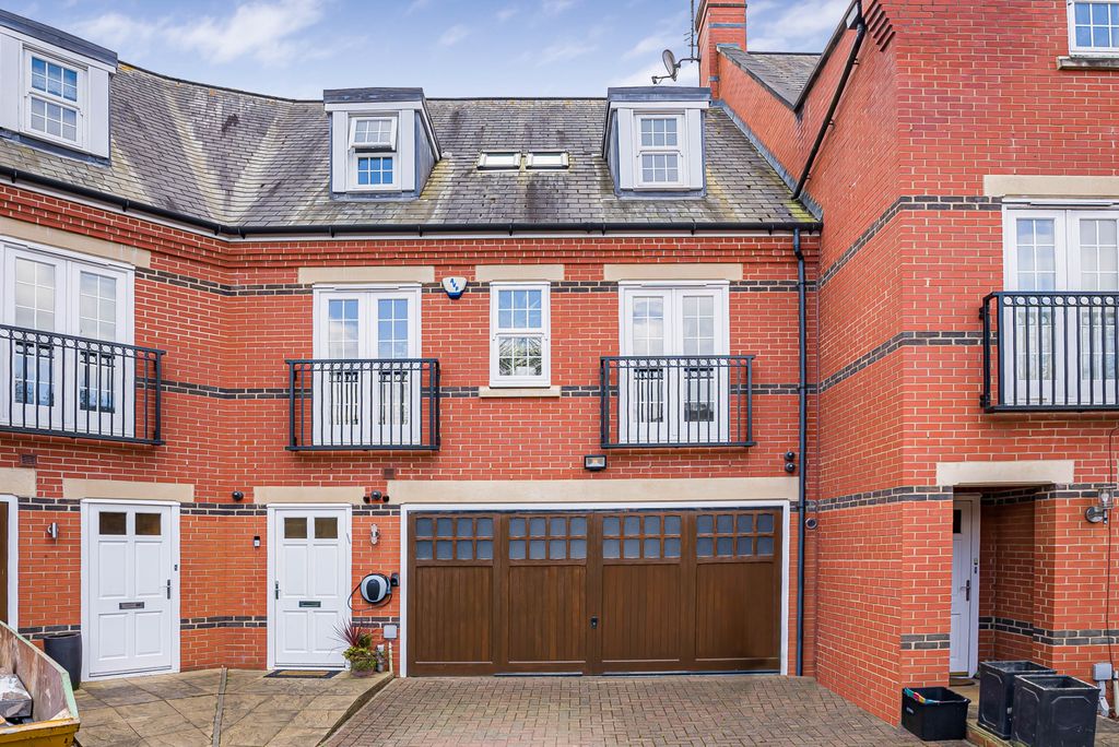 Property photo 1 of 33 3977640